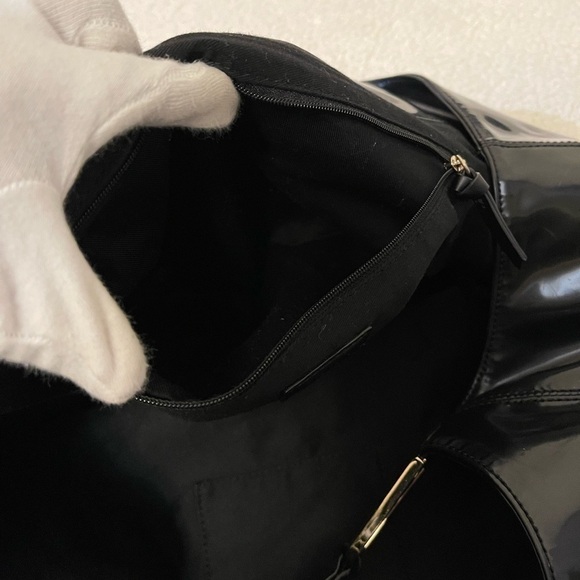 DKNY patent leather large hobo tote bag in black and silver hardware - Picture 13 of 15